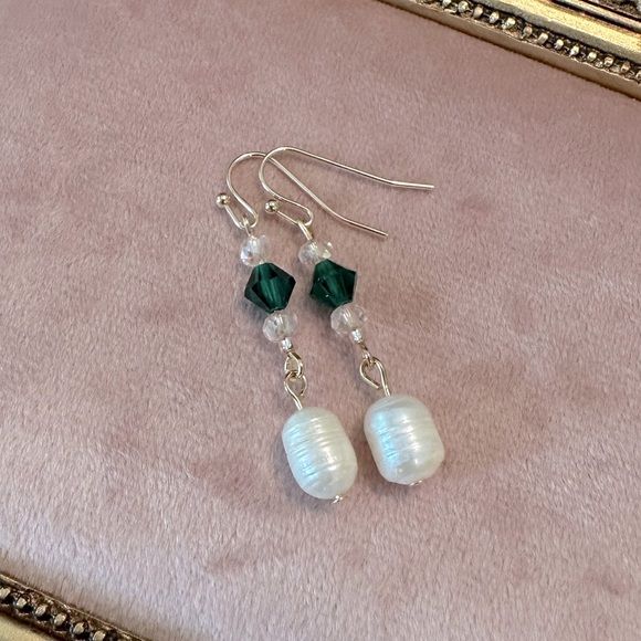 Handmade Pink & Green Crystal Freshwater Pearl Dainty Dangle Earrings Gold Tone - Picture 7 of 8